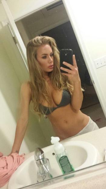Nicole, 25 Mixed female escort, Atlanta