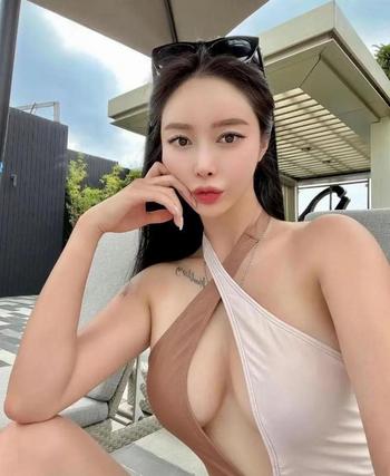 678-716-9035, 24  female escort, Atlanta